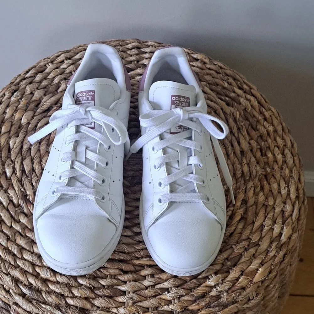 Adidas Womens Classic Stan Smith White Leather‎ Fashion/Athleisure Sneakers S-6